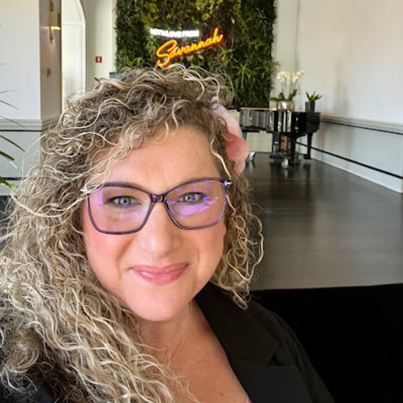 Meet your Posher, Carrie - Picture 1 of 1